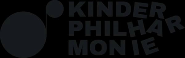 Logo der Kinderphilharmonie: großer schwarzer Kreis mit Notensymbol, daneben schräg gesetzter Schriftzug „Kinderphilharmonie".