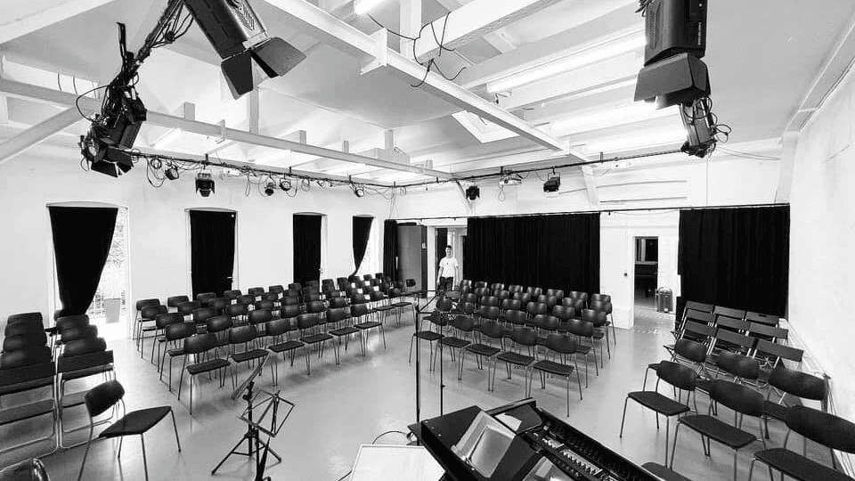 TONALi SAAL
